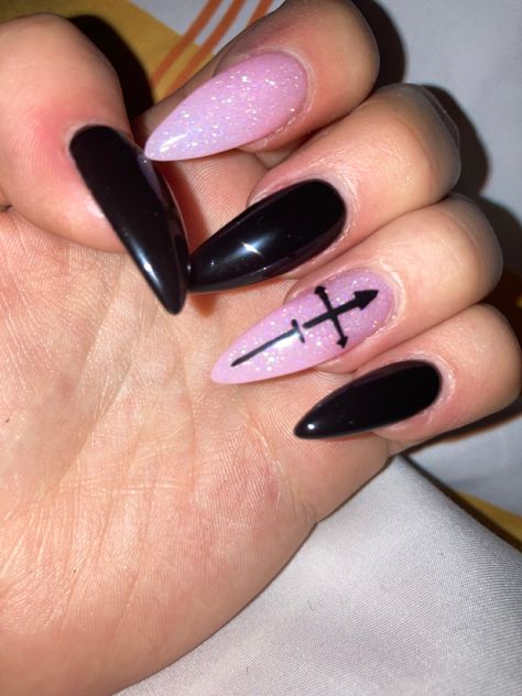 nails ,Halloween costume,nun Pink Black Nails, My Halloween Costume, Fake Nails Designs, Light Pink Nails, Punk Nails, Hippie Nails, Goth Nails, Grunge Nails, Y2k Nails