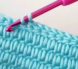 Unique Crochet Stitches Tuba Crochet, Unique Crochet Stitches, Easy Crochet Baby Blanket Pattern, Crochet Baby Blanket Tutorial, Baby Blanket Tutorial, Crochet Baby Blanket Beginner, Super Easy Crochet, Crochet Baby Blanket Pattern, Crochet Baby Blanket Free Pattern