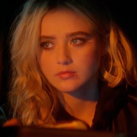 Blond Female Face Claims, Claire Novak Aesthetic, Kathryn Newton Icons, Kathryn Newton Claire Novak, Blonde Faceclaim Gif, Blonde Faceclaims Female Gif, Kathryn Love Newton, Claire Novak, Kim Rhodes