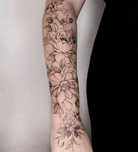 Birth Flower Tattoos, Awesome Art, Birth Flower, Birth Flowers, Flower Tattoos, Large Black, Tatting, Cool Art, Tattoos