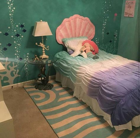 Sea Life Bedroom, Sea Theme Bedrooms, Shell Headboard, Mermaid Bedroom Decor, Headboards Ideas, Disney Themed Bedrooms, Mermaid Decor Bedroom, Underwater Bedroom, Shell Wall Hanging