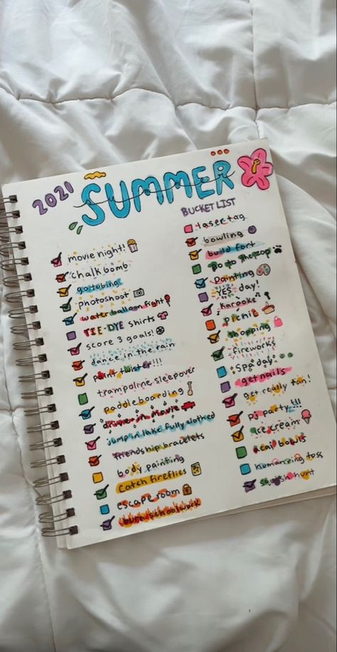 Preppy Bucket List Ideas, Summer Movie Night Ideas, Summer Wishlist Bucket Lists, Summer Bucket List 2023 Ideas, Preppy Summer Bucket List, Journal Ideas Preppy, Summer To Do, Summer Bucket List With Friends, Things To Do This Summer