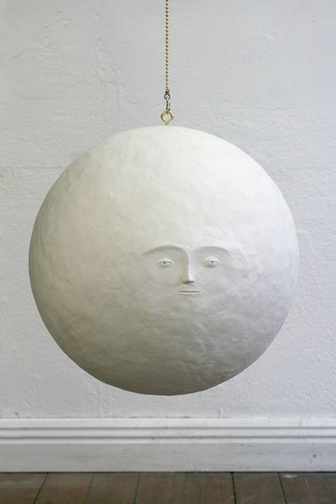 Deco moon Brain Installation, Diy Lampe, Papel Mache, Paper Clay, Sculpture Installation, Art Plastique, Paper Mache, A Face, Sculpture Art