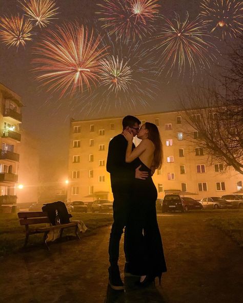 New Year Couples Pictures, Couple Happy New Year, Happy New Year Couple, Happy New Year 2024 Couple, New Year Couple Aesthetic, New Year Eve Couple Pictures, New Year Relationship Goals, New Years Pictures Ideas, New Year Couple Pictures