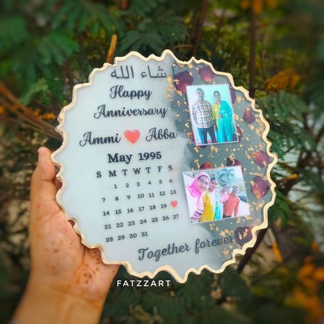 Anniversary frame •Made on order •Customised gift Dm to order Resin art, customised art, photo frame, gift items, handmade, aesthetic, rose preserved . . . #resinart #handmadewithlove #customgiftsforher #anniversarygifts #customisedgiftsforalloccasions #photoframeideas #resindecor #rosepreserved #ａｅｓｔｈｅｔｉｃ #giftsforparents Resin Art Photo Frame, Handmade Aesthetic, Aesthetic Rose, Anniversary Frame, Lippan Art, Photo Frame Gift, Resin Coaster, Frame Gift, Diy Resin Art