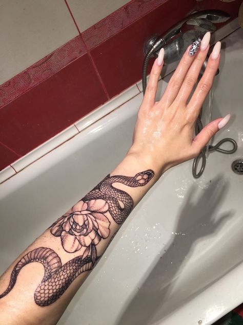 Female Snake Tattoo Arm, Snake Flower Tattoos For Women, Arm Tattoos For Women Snake, Forearm Snake Tattoo Women, Snake And Flowers Tattoo Arm, Front Arm Tattoo Woman, Snake Forearm Tattoo, Wine Couple, Icon Architecture