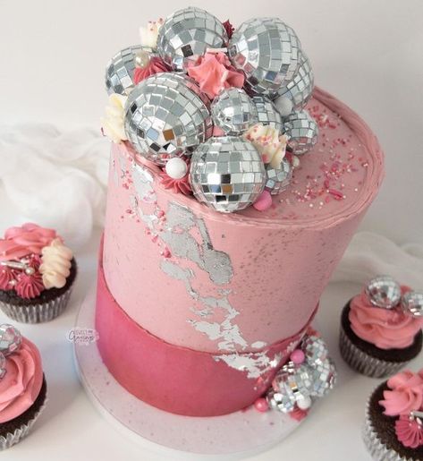 Pink Disco Cake Ideas, Hot Pink Disco Cake, Glamorous Birthday Cake, Disco Rodeo Cake, Disco Cowgirl Cake Ideas, Disco Cowgirl Birthday Cake, Birthday Cake 40th Women, Pink Disco Cake, Disco Cake Ideas