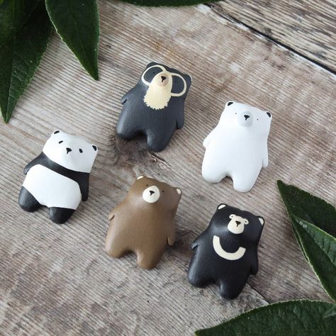 Bear Clay, Clay Creatures, Clay Brooch, Clay Bear, Clay Diy Projects, Parchment Craft, Clay Animals, Clay Ornaments, Ceramic Animals