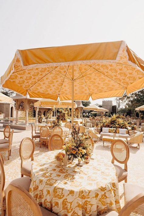 We love this gorgeous subtle haldi themed decor. Click to see the top 18 most popular tried & tested wedding decor colour palettes, as mentioned by our wedding experts. Royal Haldi Decoration, Pre Wedding Decorations, Yellow Tablescapes, Decor Colour Palettes, Flowers Indian Wedding, Vibrant Flower Arrangements, Wedding Trends 2023, Wedding Colour Palettes, Used Wedding Decor