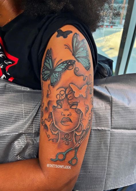 Butterfly Tattoos With Words, Hairstylist Tattoos Black Women, Upper Sleeve Tattoo Women Black, Colorful Tattoos For Black Women, Tattoo Ideas Realistic, Small Tattoo Stencils, Futuristic Tattoos, Art Drawings Tattoo, Artist Tattoo Ideas