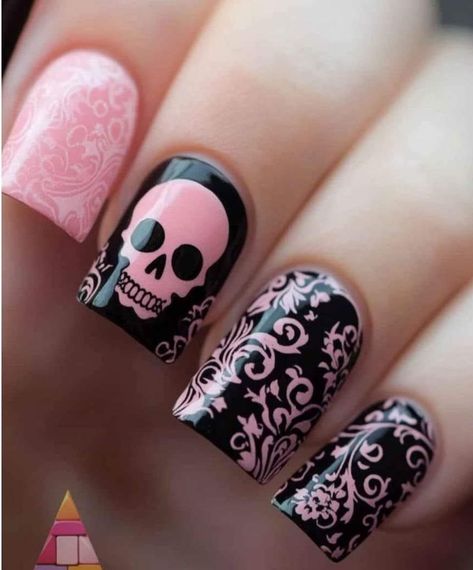 Pink And Black Halloween Nails, Filigree Nails, Pink Halloween Nails, Sugar Skull Nails, Skull Nail Art, Holiday Themed Nails, Pink Combination, Silk Wrap Nails, Black Halloween Nails