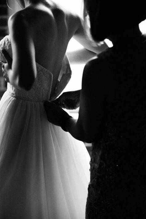 Wedding Pictures Black And White, Starts With Us Aesthetic, It Starts With Us Aesthetic, Wedding Photos Aesthetic, Getting Ready Aesthetic, Wedding Preparation Photos, Getting Ready Wedding Photos, Us Aesthetic, Black And White Wedding Photos