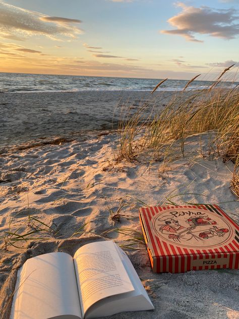 Fall At The Beach Aesthetic, Aesthetic Beach Trip, Beach Weekend Aesthetic, Fall In Florida Aesthetic, Fall Aesthetic Florida, Beach In Autumn, Fall On The Beach, Beach Fall Aesthetic, Cozy Beach Aesthetic