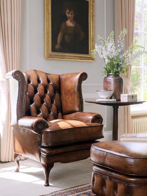 Chesterfield Chair Living Room, Chesterfield Armchair Living Room, Sofa Leather Living Room, Sofa Drawing Room, Brown Chesterfield Sofa, Chesterfield Ottoman, Classic Office Interior, Wingback Chair Living Room, Chester Sofa