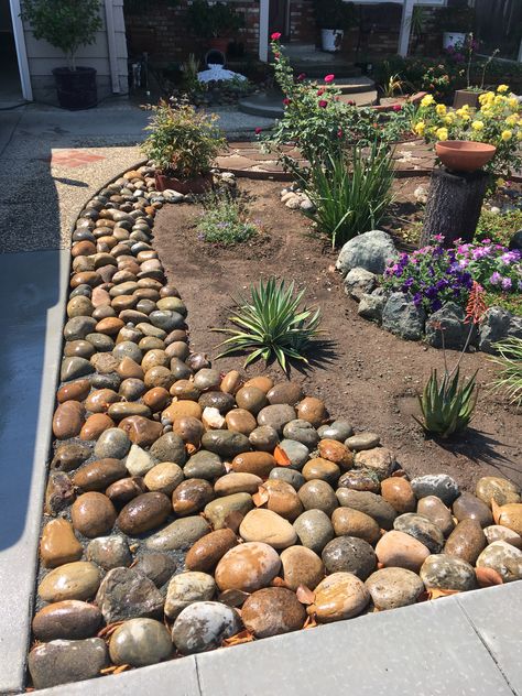 Water Saving Landscape Front Yard, Creative Walkways, Drought Tolerant Landscape Front Yard, Whimsical Fairy Garden, Water Wise Landscaping, River Rock Garden, Fairy Garden Ideas, Stone Landscaping, Rock Garden Design