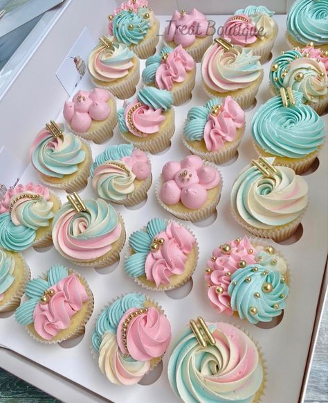 Gender Reveal Dessert, Cupcake Rosa, Easy Cupcakes Decoration, Gender Reveal Cupcakes, Cupcake Decorating Tips, Idee Babyshower, Cupcake Cake Designs, Custom Birthday Cakes, Cake Decorating Piping