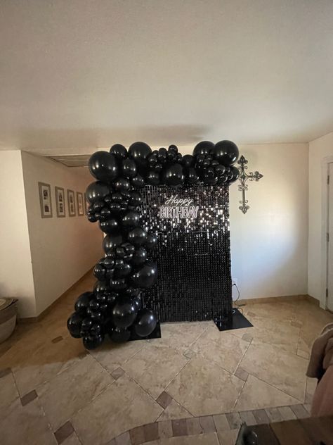 Rip To My 20s Party Theme, 21st Birthday Backdrop Ideas For Guys, Black Shimmer Wall Backdrop, All Black Party Decorations, All Black Birthday Party, Black Themed Birthday Party, Black Shimmer Wall, Black Birthday Decorations, 30th Birthday Party Women