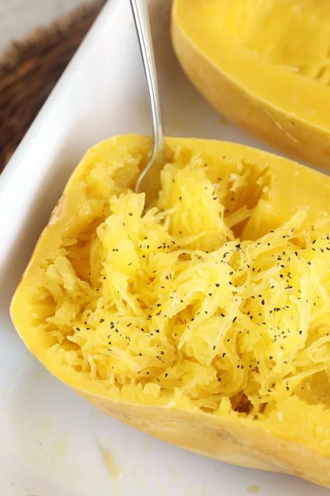 How to Cook Spaghetti Squash in the Oven How To Cook Spaghetti Squash In Oven, Spaghetti Squash In Oven, Easy Squash Recipes, Spaghetti Squash Alfredo, Squash In Oven, Best Bolognese Sauce, Cook Spaghetti Squash, Spaghetti Squash Lasagna, Cooking Spaghetti Squash