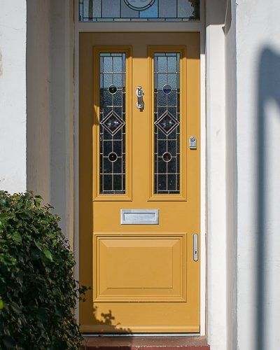 Yellow Front Door, Victorian Front Door, Victorian Doors, Victorian Front Doors, Georgian Doors, Front Door Inspiration, Yellow Front Doors, Beautiful Front Doors, Victorian Door