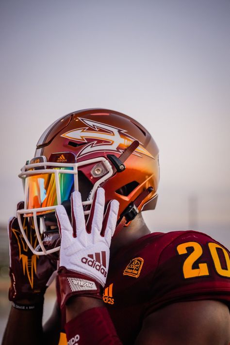 Cool Football Pictures, Football Drip, Football Poses, Eagles Team, Uniform Ideas, Sun Devils, Football Is Life, Team Uniforms, Football Pictures