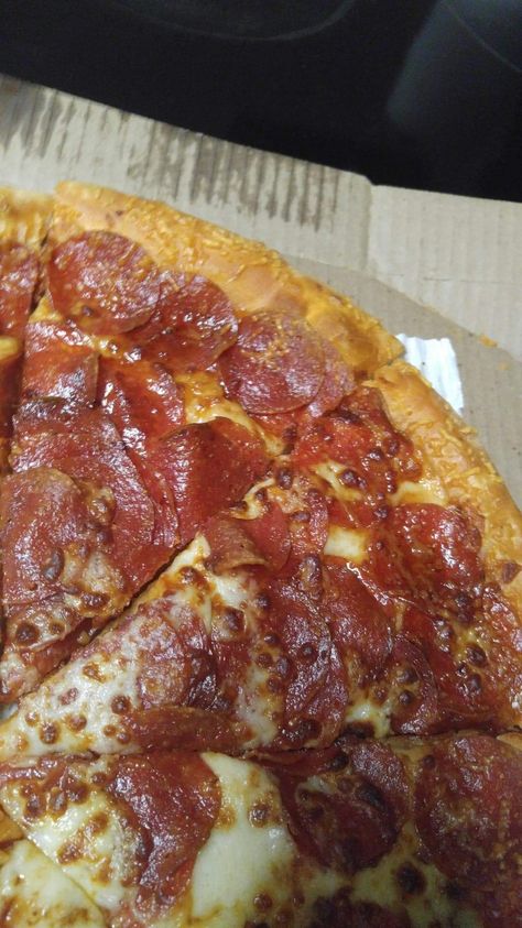 College town Pizza Hut knows how to do extra pepperoni #food #meal #foods #healthyfood #keto Keto Diet Breakfast, Diet Breakfast Recipes, Pizza Hut, Good Pizza, Hawaiian Pizza, Pepperoni Pizza, Keto Diet, Keto Recipes, Breakfast Recipes