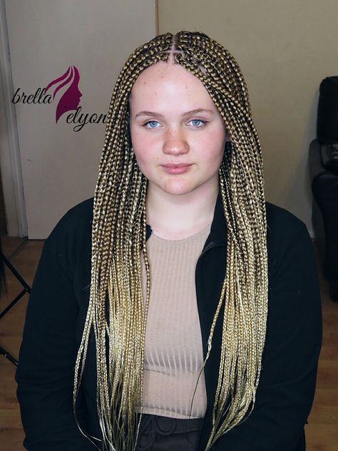 Box Braids For White Women, White People With Box Braids, Box Braids White Girl, White Girl Box Braids, Braids For Work, Hairstyles For The Office, Polished Hairstyles, White Girl Braids, Hannah Core