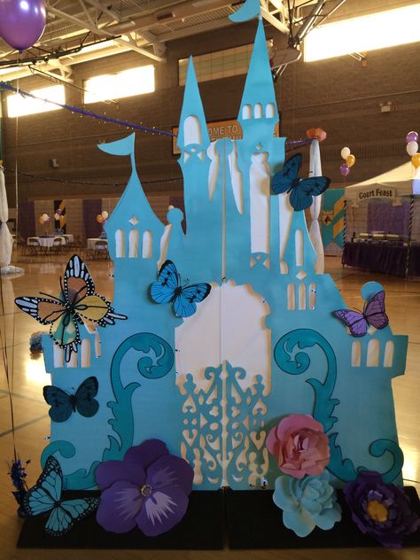 8 feet castle Castle Crafts, Castle Backdrop, Castle Party, Elsa Birthday Party, Castle Painting, Cinderella Birthday Party, Princess Theme Birthday, Castle Decor, Princess Theme Party