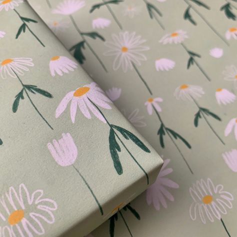 Floral Tissue Paper, Wrapping Paper Design Pattern, Gift Wrapping Paper Design, Colorful Daisies, Handmade Wrapping Paper, Flower Wrapping Paper, Floral Wrapping Paper, College Planning, Wrapping Paper Design