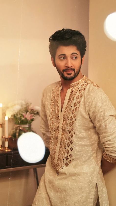 Rohit Saraf Outfits, Wedding Dresses Men, Rohit Suchanti, Traditional Poses, Rohit Saraf, Winter Wedding Dresses, Mens Traditional Wear, Indian Wedding Clothes For Men, Best Indian Wedding Dresses