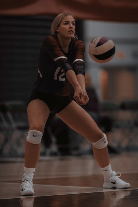 Volleyball Vision Board Pictures, 32b Cup Size, Volleyball Aesthetic Libero, Volleyball Aesthetic Girl, Volleyball Players Female, Volleyball Action Shots, Aesthetic Volleyball Pictures, Volleyball Girl Aesthetic, Volleyball Aesthetic Pictures