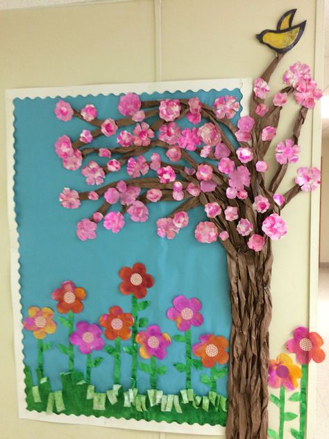 Spring Preschool Decorations, Classroom Spring Decor, Spring Decor Kindergarten Classroom, Spring Classroom Decor, Spring Decorating Ideas For Classroom, Spring Hallway Decorations, Spring Decor Kindergarten, Spring Kindergarten Decoration, Spring Decorations Kindergarten