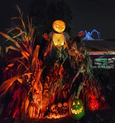 Scorched Earth Scarecrow - Halloween Yard Haunt Giant Spider Pumpkins Skulls Corn Maze Haunted House Display Maze Halloween, Halloween Yard Haunt, Scarecrow Halloween, Scorched Earth, Yard Haunt, 2023 Halloween, Giant Spider, Haunted Castle, Pumpkin Spider