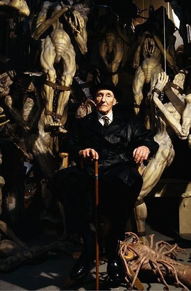 William S. Burroughs on the set of David Cronemberg´s "The Naked Lunch".: William Burroughs, Naked Lunch, William S Burroughs, David Cronenberg, Beat Generation, Writers And Poets, Mia 3, Popular Culture, Film Movie