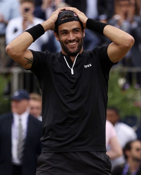 Mateo Berrettini Tennis, Wattpad Men, Tennis Core, Tennis Men, Tennis Photos, Tennis Life, Tennis World, Famous Photos, Preppy Girl