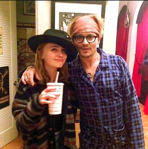 Johnny Depp Tattoos, جوني ديب, Johnny Depp Style, Johnny Depp Fans, Young Johnny Depp, Johnny Depp Pictures, Johnny D, Father John, Celebrity Families