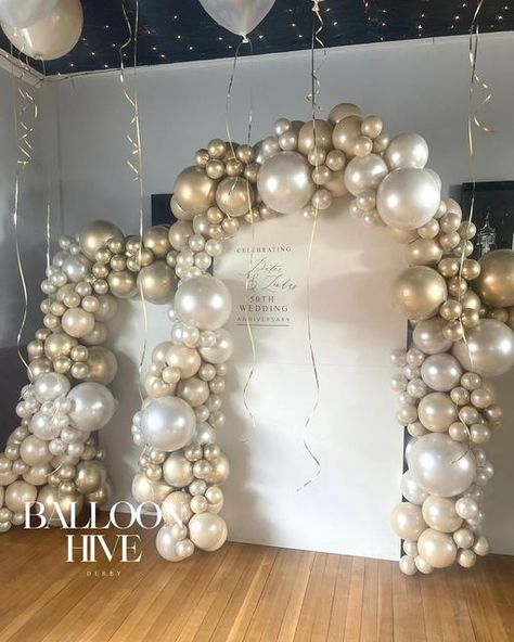 Pearl 30th Birthday, Pearl Balloon Decor, Pearl Balloon Arch, Chrome Balloon Garland, Pearl Balloon Garland, White And Champagne Balloon Arch, Pearl Party Decorations, Balloon Pearls, Metallic Champagne And White Sand Balloons