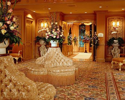 Bellagio wedding chapel Bellagio Wedding, Las Vegas Wedding Venue, Cocktail Party Decor, Wedding Chapels, Las Vegas Wedding Chapel, Vegas Wedding Chapel, Favors Ideas, Homemade Wedding, Extravagant Wedding