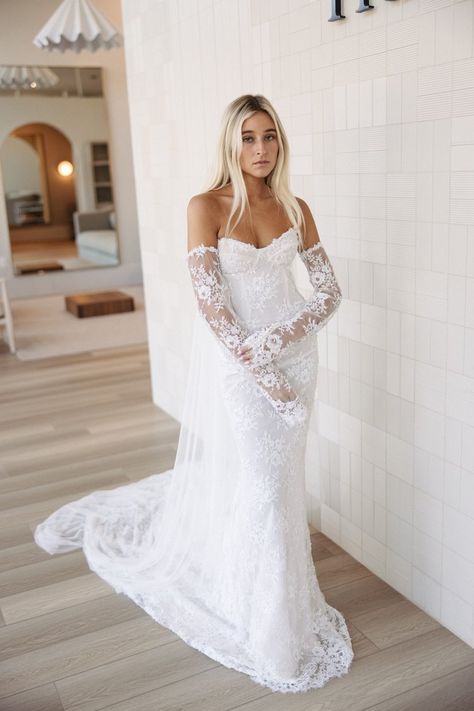 Flowery Wedding Dress, Causal Wedding, Off The Shoulder Mermaid Wedding Dress, Fitted Lace Wedding Dress, Wedding Day Dresses, Plain Wedding Dress, Bridal Wardrobe, Bella Wedding, Couture Bridal