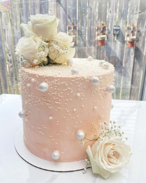 Prosecco Cake, Pearl Theme, Bday Decor, Floral Cakes, Pearl Cake, Wedding Anniversary Cake, Swiss Meringue, Bridal Shower Cake, Crazy Cakes