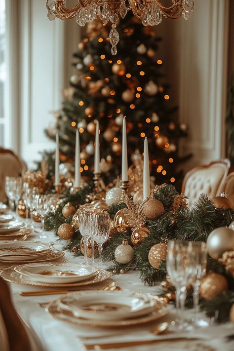 29 Christmas Aesthetic Ideas to Capture the Spirit of the Season 5 Elegant Christmas Dining Room Decor, Formal Dining Room Christmas Decor, Gold Christmas Dining Table Decor, White And Gold Christmas Table Decor, Formal Christmas Party Decorations, Golden Christmas Decorations, Gold Christmas Aesthetic, Christmas Aesthetic Ideas, Christmas Dining Table Decorations