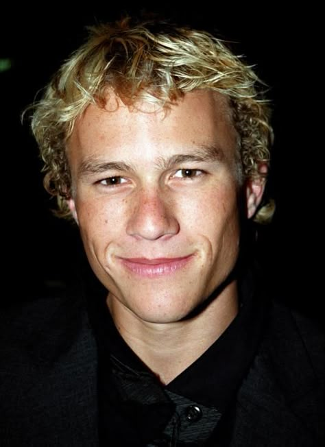 Heath Ledger - Heath Smile Appreciation Thread #4: Because his ... River Phoenix, Romantic Hairstyles, Oh God, Denise Richards, Heath Ledger, Matt Damon, Cameron Diaz, Orlando Bloom, Kesha