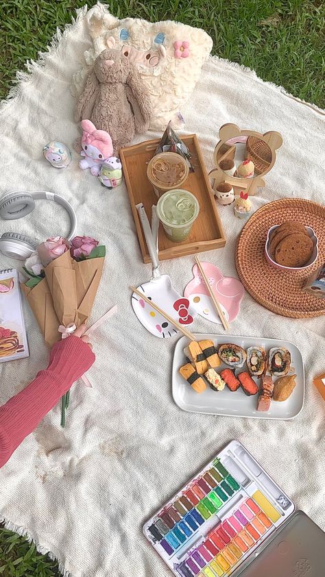 Picnic Date Food, Picnic Inspiration, Picnic Decorations, Cute Date Ideas, Picnic Birthday, Cocoppa Wallpaper, Romantic Picnics, Picnic Date, Spring Mood