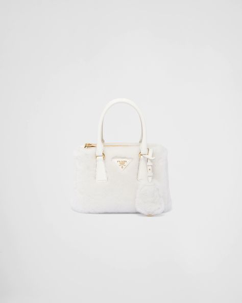 Prada Galleria Bag, Prada Store, Prada Loafers, Galleria Vittorio Emanuele Ii, Prada Mini, Prada Galleria, White Shoulder Bags, Prada Tote Bag, Buy Bags