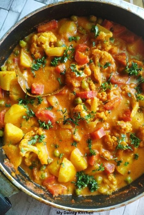 Veggie Korma Recipe, Vegan Korma Recipe, Korma Curry Vegetarian, Vegan Vegetable Korma, Mixed Vegetable Curry Indian, Indian Vegetable Curry, Veg Kurma, Vegan Korma, Mixed Vegetable Curry