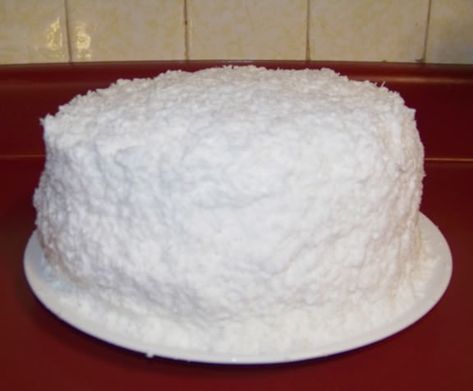 Vestal Goodman's Coconut Cake Vestal Goodman, Tiramisu Mousse, Shortcake Recipes, Desserts Board, Icebox Cakes, Crumb Cake Recipe, Cakes Ice Cream, Coconut Cake Recipe, Shortcake Recipe