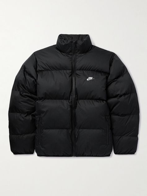 Nike's 'Sportswear Club' jacket is made from tear-resistant, water-repellant ripstop that's quilted to keep the PrimaLoft® Thermoplume insulation evenly distributed. Embroidered with the iconic 'Futura' logo at the chest, it's designed to layer comfortably over a hoodie and has elasticated trims to help lock in warmth. Nike Puffer Jacket Outfit, Puffer Jacket Aesthetic, Nike Puffer Jacket, Nike Coat, Puffer Jacket Men, Nike Sweats, Embroidered Quilts, Casual Jackets, Puffy Jacket