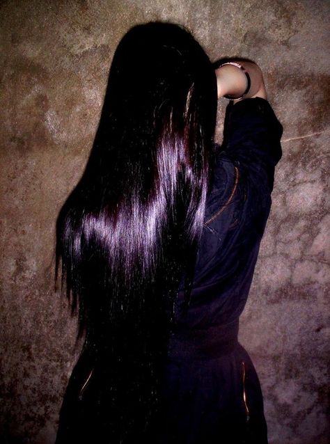 Nails Dark Purple, Pelo Color Borgoña, Purple Black Hair, Pelo Color Vino, Dark Purple Hair Color, Hair Color Plum, Dark Purple Hair, Nails Dark, Plum Hair