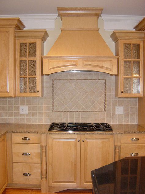 Modern Kitchen Hood, Wooden Range, Kitchen Hood Ideas, Wooden Range Hood, Lcd Panel Design, Kitchen Hood Design, Chimney Design, Old World Kitchens, Oven Hood