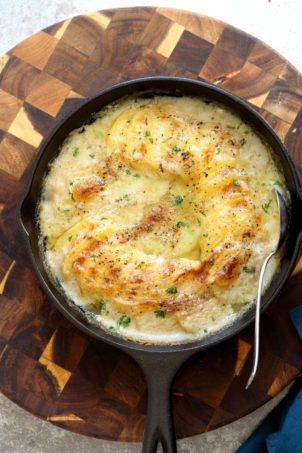 Vegan Scalloped Potatoes, Scalloped Potatoes Recipe, Nutritional Yeast Recipes, Yeast Recipes, Vegan Richa, Scalloped Potato Recipes, Potato Gratin, Vegan Potato, Scalloped Potatoes