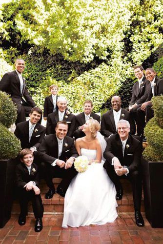 Bride With Brothers, Family Wedding Photos, Wedding Engagement Photos, Family Wedding, Jolie Photo, Wedding Shots, Wedding Pics, Wedding Poses, The Men